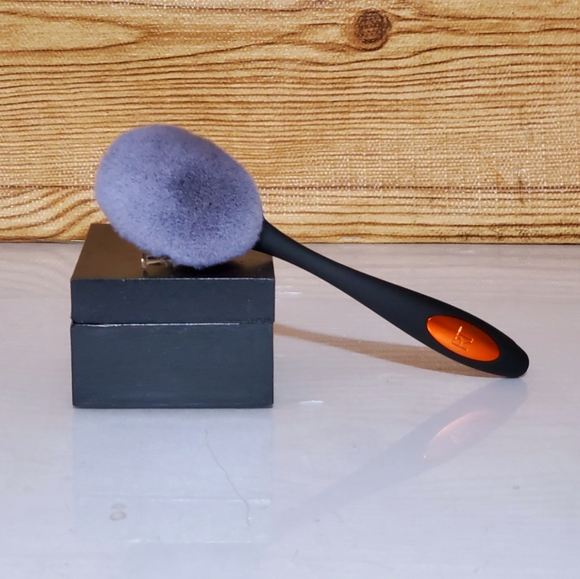 Real Technique ALL OVER Makeup Brush - Picture 2 of 6